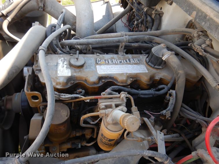 image for item JH9867 2000 Freightliner FL70  utility / service truck