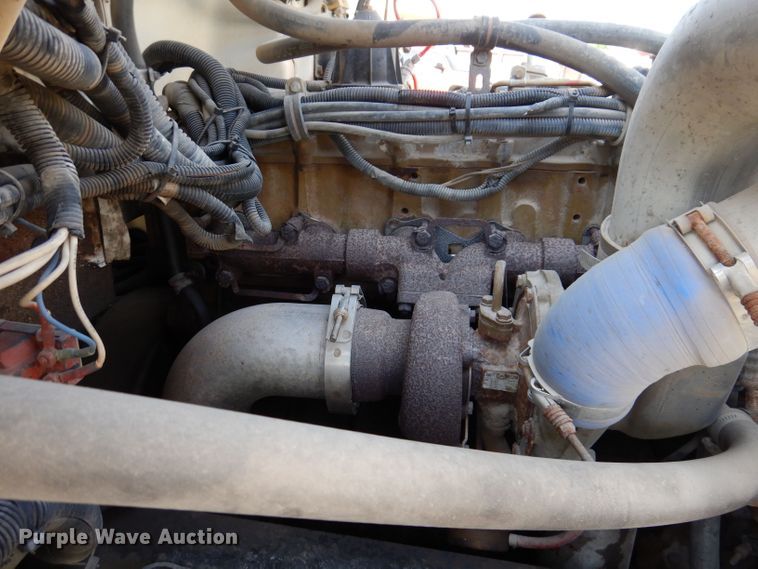 image for item JH9867 2000 Freightliner FL70  utility / service truck