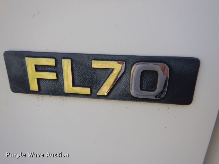 image for item JH9867 2000 Freightliner FL70  utility / service truck