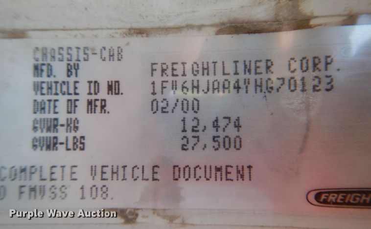 image for item JH9867 2000 Freightliner FL70  utility / service truck