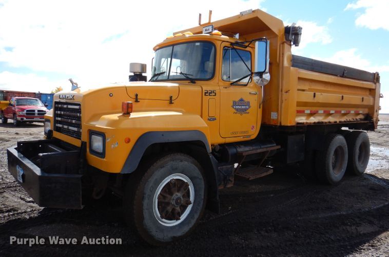 image for item JK9480 1996 Mack RD690S  dump truck