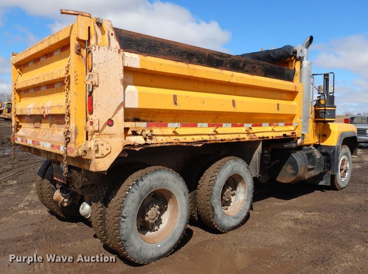 image for item JK9480 1996 Mack RD690S  dump truck