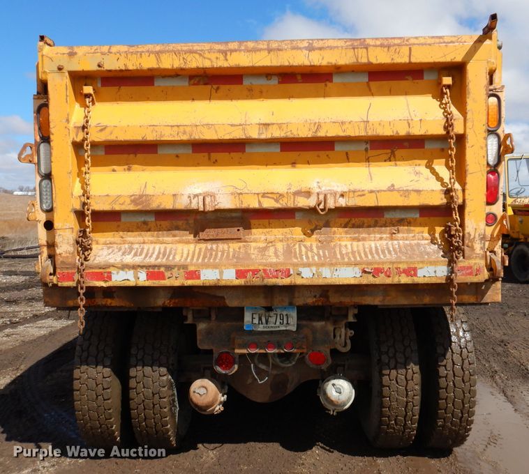 image for item JK9480 1996 Mack RD690S  dump truck