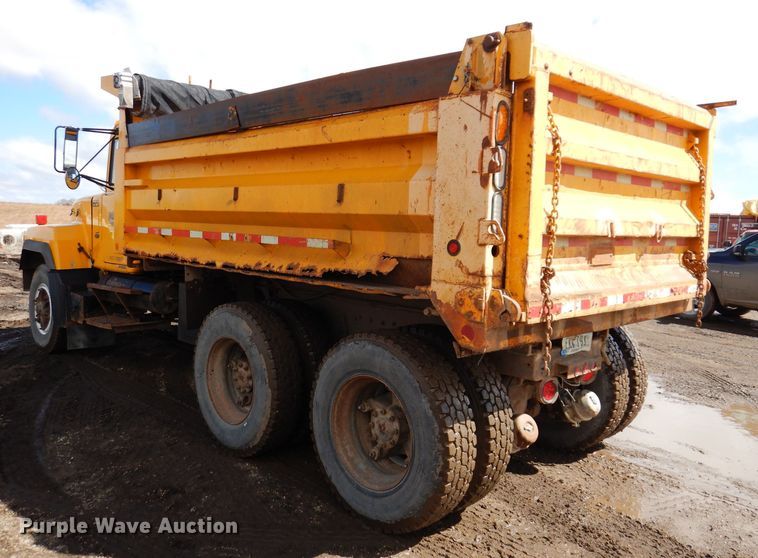 image for item JK9480 1996 Mack RD690S  dump truck