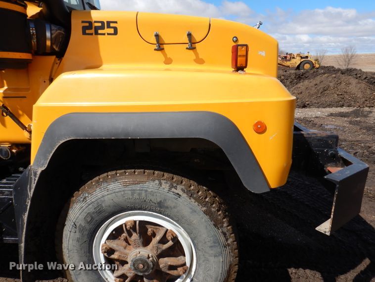 image for item JK9480 1996 Mack RD690S  dump truck