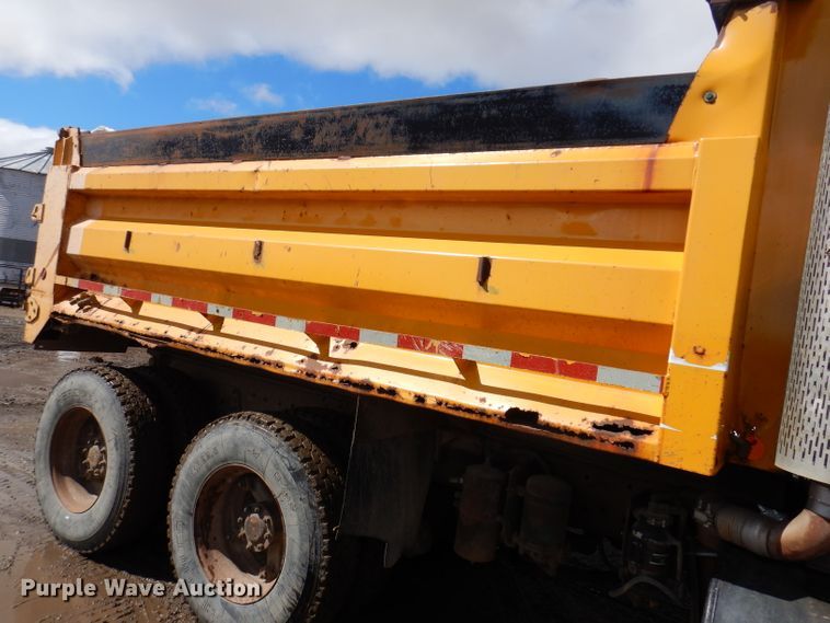 image for item JK9480 1996 Mack RD690S  dump truck