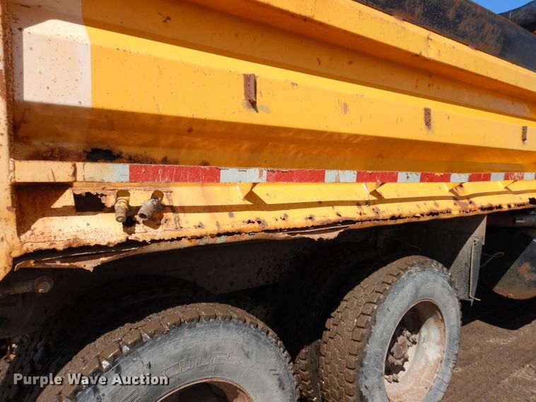 image for item JK9480 1996 Mack RD690S  dump truck