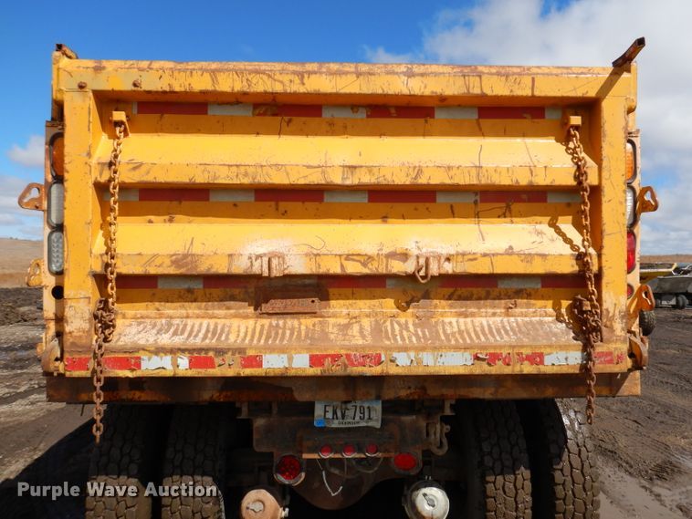 image for item JK9480 1996 Mack RD690S  dump truck