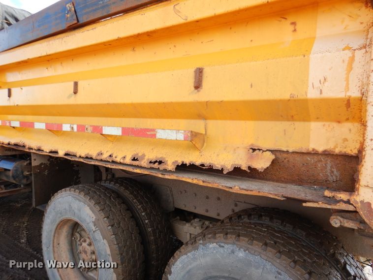 image for item JK9480 1996 Mack RD690S  dump truck