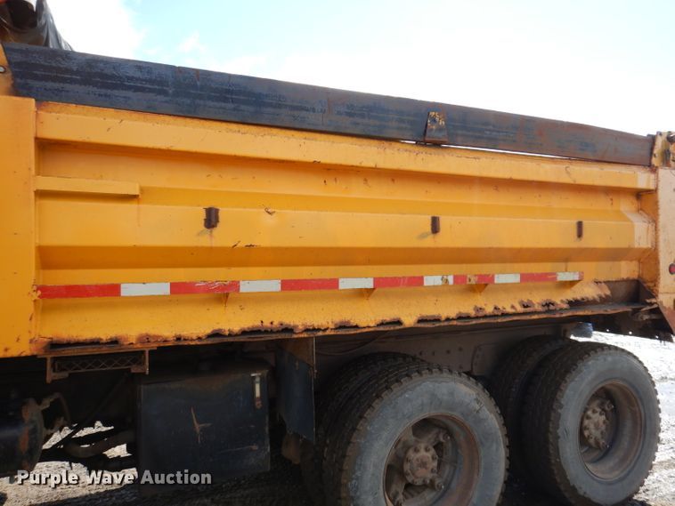 image for item JK9480 1996 Mack RD690S  dump truck
