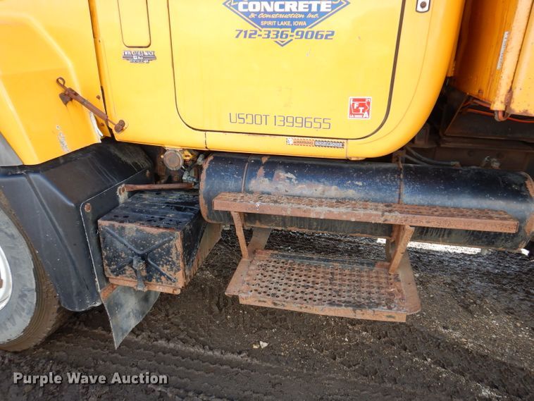 image for item JK9480 1996 Mack RD690S  dump truck