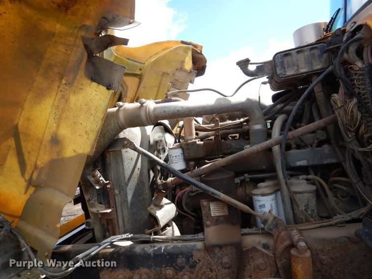 image for item JK9480 1996 Mack RD690S  dump truck