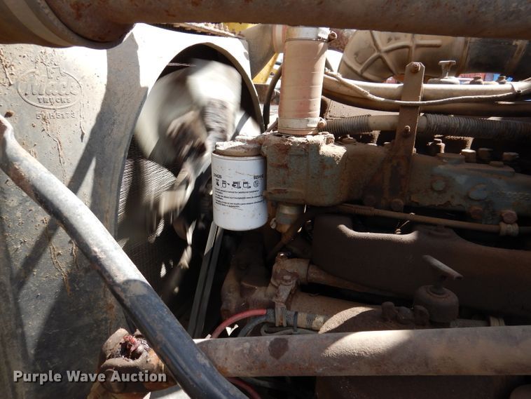 image for item JK9480 1996 Mack RD690S  dump truck