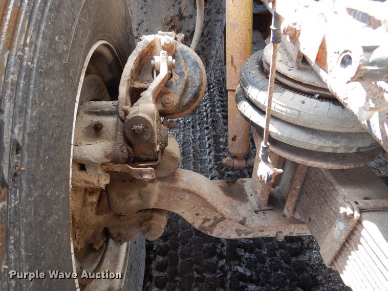 image for item JK9480 1996 Mack RD690S  dump truck