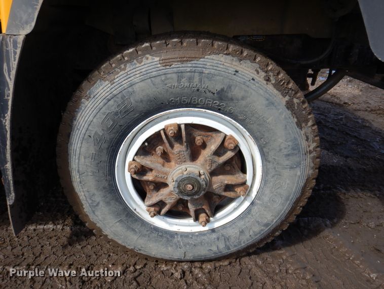 image for item JK9480 1996 Mack RD690S  dump truck