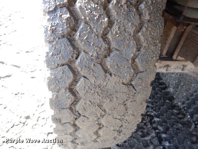 image for item JK9480 1996 Mack RD690S  dump truck