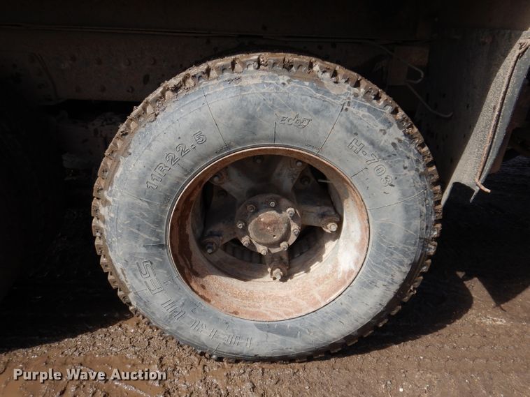 image for item JK9480 1996 Mack RD690S  dump truck