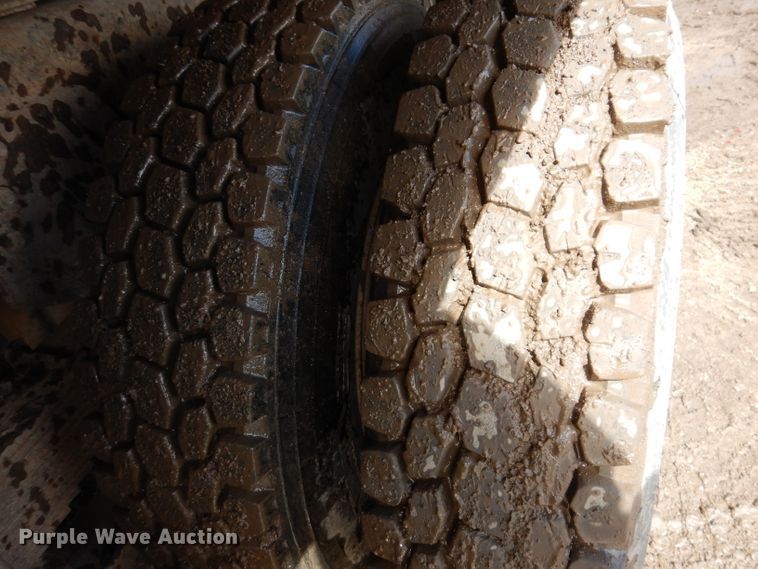 image for item JK9480 1996 Mack RD690S  dump truck