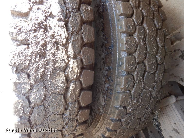 image for item JK9480 1996 Mack RD690S  dump truck