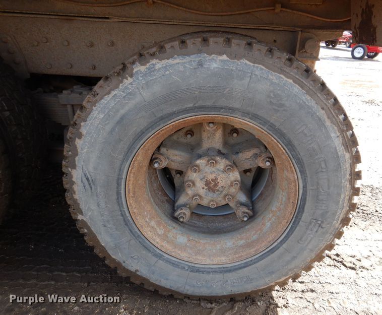 image for item JK9480 1996 Mack RD690S  dump truck