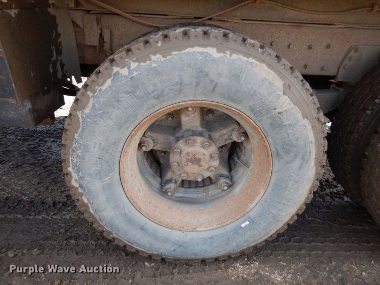 image for item JK9480 1996 Mack RD690S  dump truck