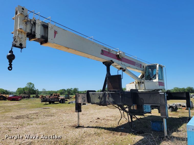 image for item JL9445 National 1200  crane