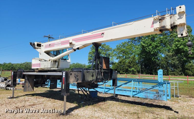image for item JL9445 National 1200  crane