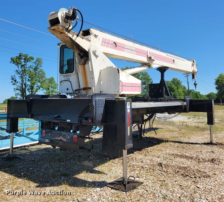 image for item JL9445 National 1200  crane