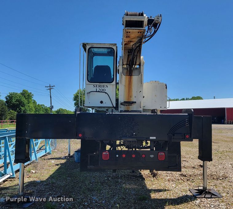 image for item JL9445 National 1200  crane