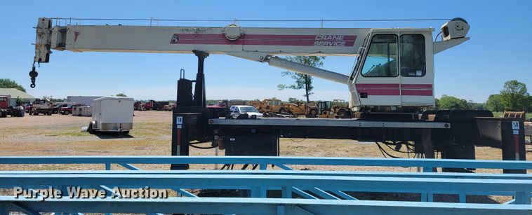 image for item JL9445 National 1200  crane