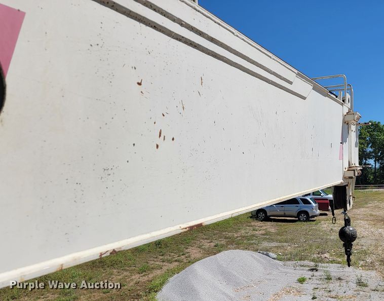 image for item JL9445 National 1200  crane