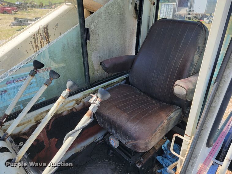 image for item JL9445 National 1200  crane