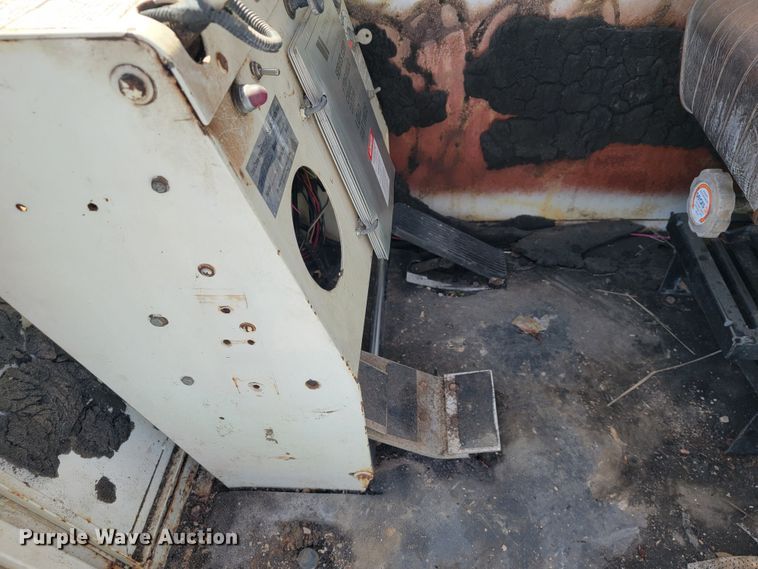 image for item JL9445 National 1200  crane