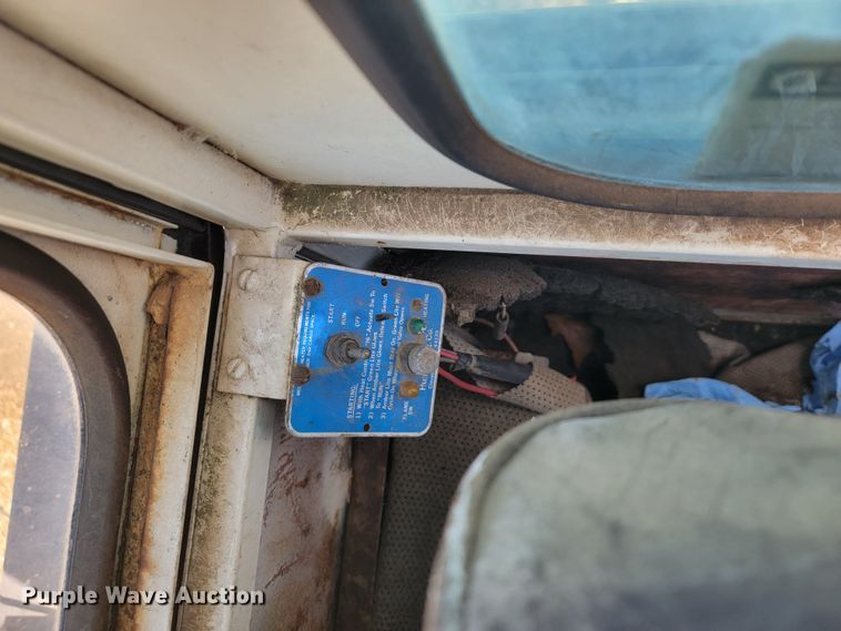 image for item JL9445 National 1200  crane