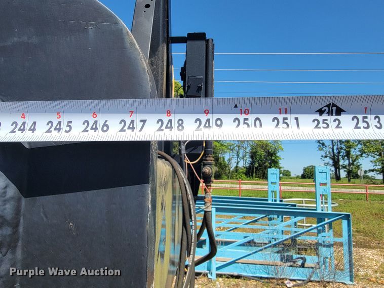 image for item JL9445 National 1200  crane