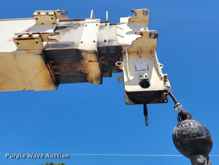 image for item JL9445 National 1200  crane