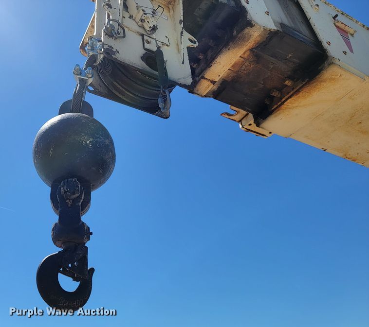 image for item JL9445 National 1200  crane