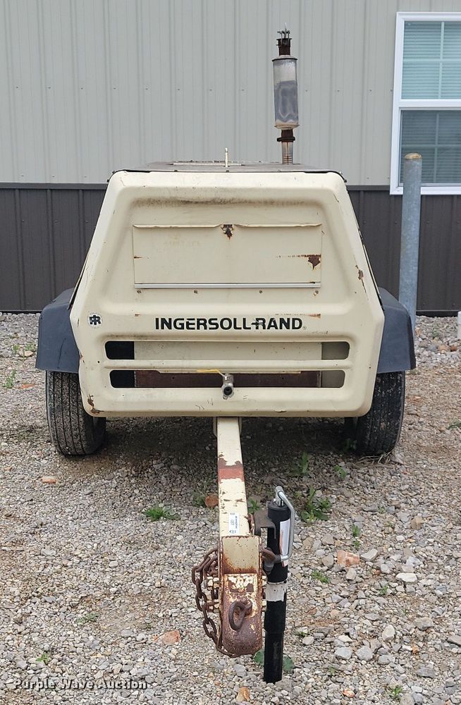 image for item JL9501 1993 Ingersoll Rand P100WF  air compressor