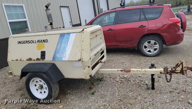 image for item JL9501 1993 Ingersoll Rand P100WF  air compressor