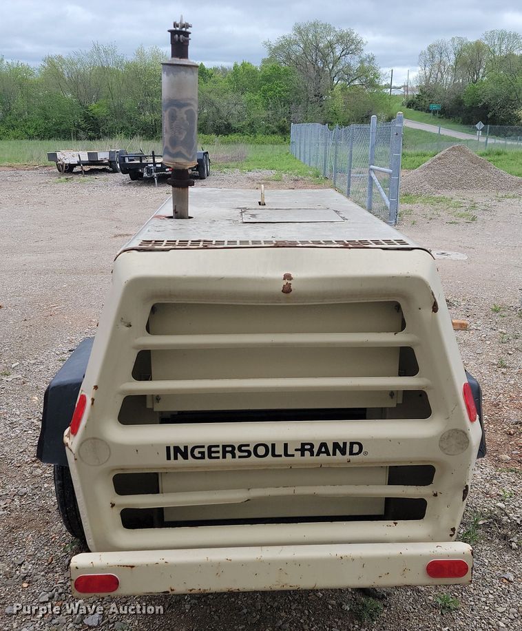 image for item JL9501 1993 Ingersoll Rand P100WF  air compressor