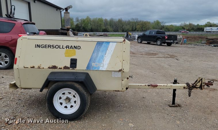 image for item JL9501 1993 Ingersoll Rand P100WF  air compressor
