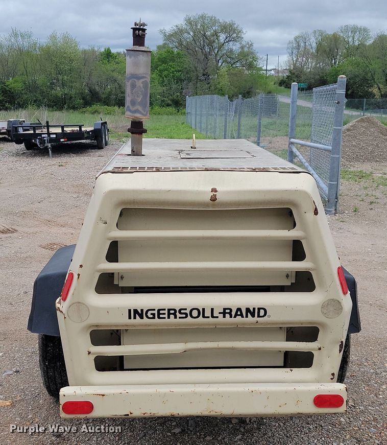 image for item JL9501 1993 Ingersoll Rand P100WF  air compressor