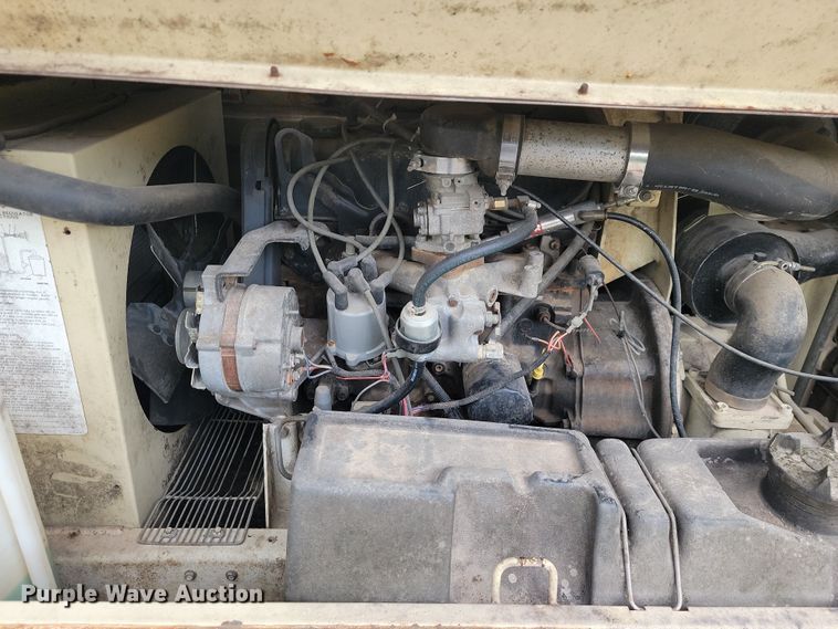 image for item JL9501 1993 Ingersoll Rand P100WF  air compressor