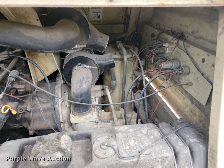 image for item JL9501 1993 Ingersoll Rand P100WF  air compressor