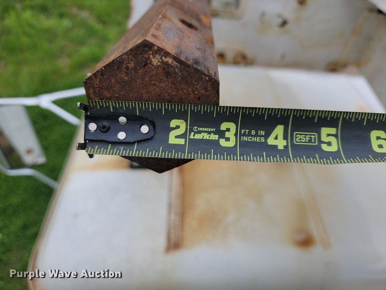 image for item JL9503 2001 International 4800  digger derrick truck