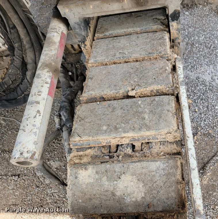 image for item JL9582 2013 Roadtec RX600E  milling machine