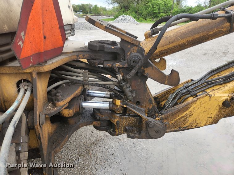 image for item JM9073 1996 New Holland 555E  backhoe