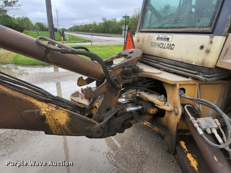 image for item JM9073 1996 New Holland 555E  backhoe