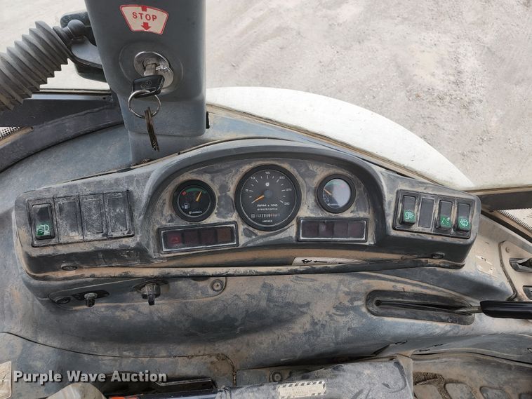 image for item JM9073 1996 New Holland 555E  backhoe