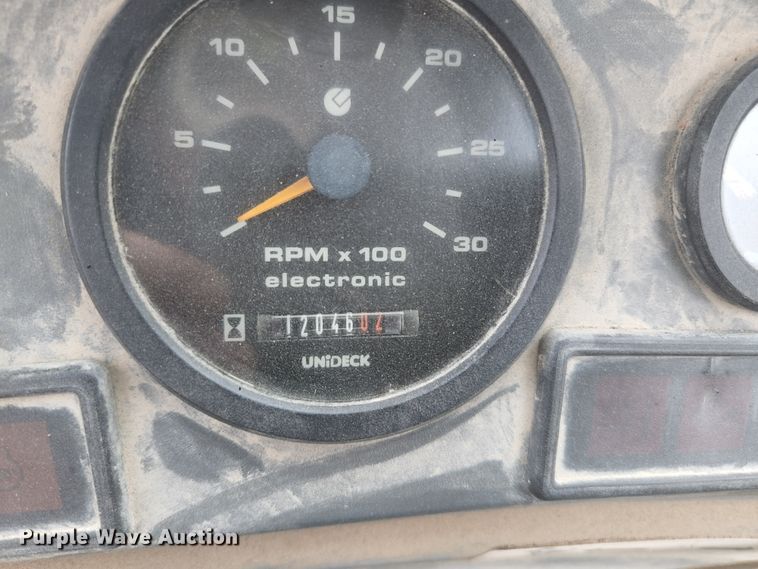 image for item JM9073 1996 New Holland 555E  backhoe